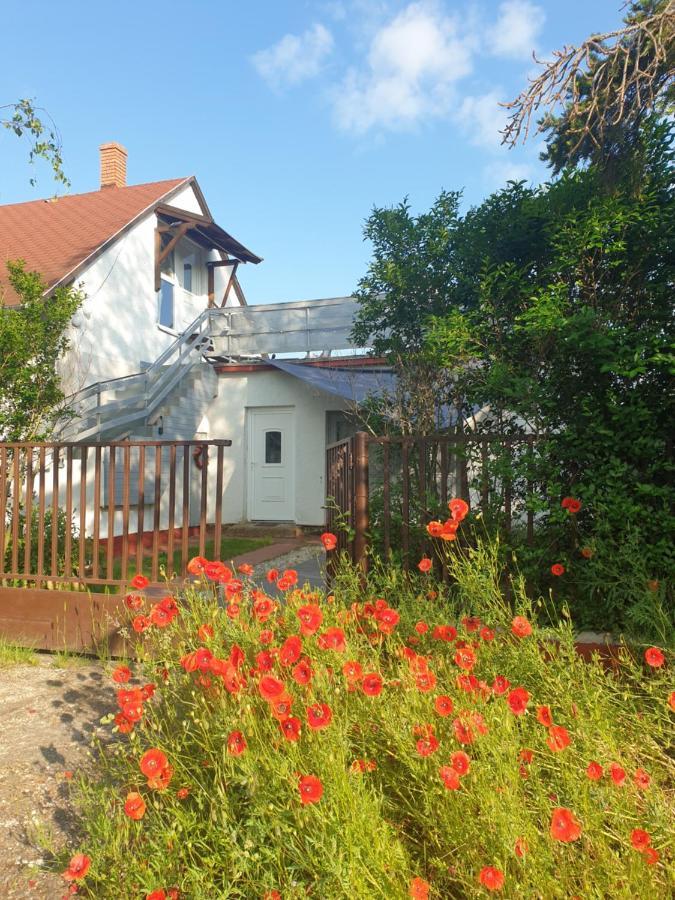 Thefi Vendégház Zánka Exterior foto